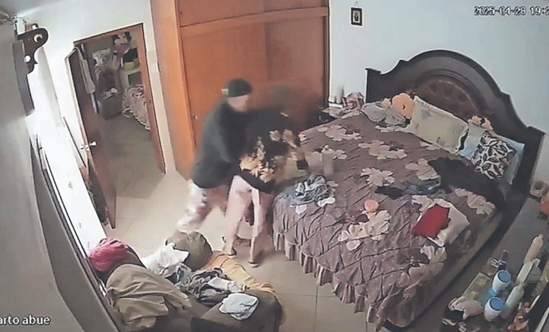 El 29 de abril se viralizó la agresión de Dorian a la señora Marta, de 77 años, en su domicilio en Azcapotzalco. Foto Especial