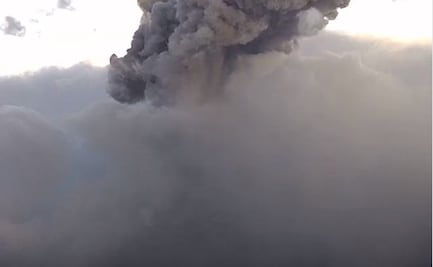 Popocatépetl tiene nueva explosión; ceniza se dispersa hacia Puebla