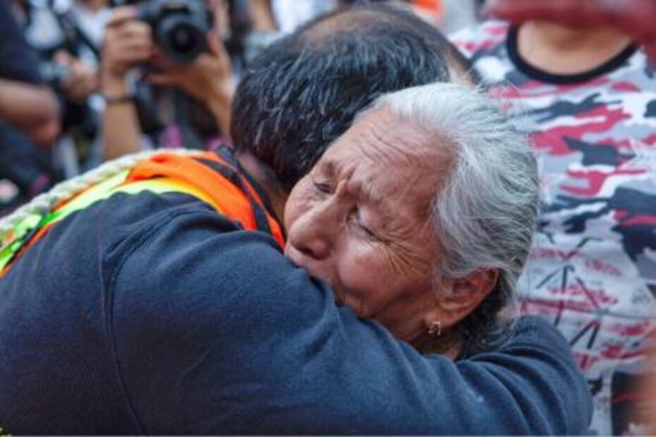 A todo pulmón, a una voz: ¡Fuerza México!