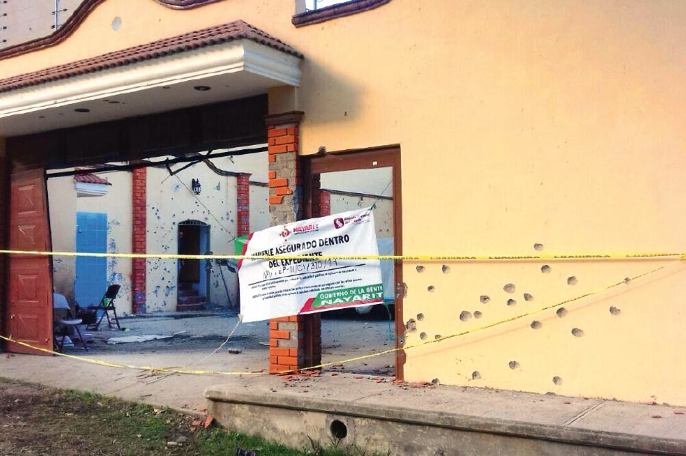 Así luce la fachada del inmueble ubicado en la colonia Lindavista, en Tepic, Nayarit, donde fue abatido Juan Francisco Patrón El "H-2", líder del "Cártel de los Beltrán Leyva". (ESPECIAL)