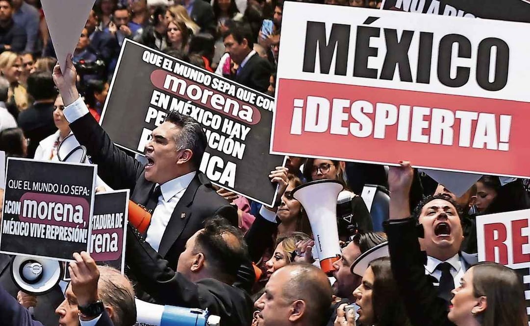 Alejandro Moreno, dirigente nacional del PRI, dijo que jamás en la historia se había visto una persecución política contra opositores. Foto: Berenice Fregoso / EL UNIVERSAL