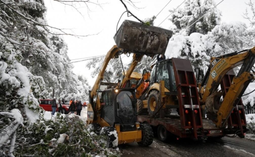 La tormenta invernal "más fuerte en 20 años" en Grecia comienza a moverse hacia Turquía y Libia