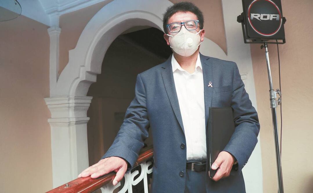 Eduardo López Chávez, médico internista, comentó que se alejó de su familia para no contagiarlos. Foto: JORGE ALVARADO. EL UNIVERSAL