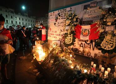 Perú amanece este lunes sin presidente, vicepresidente, ni jefe del Congreso