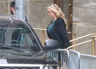 "Por si un loco"... La prenda secreta que llevó Stormy Daniels al juicio de Trump