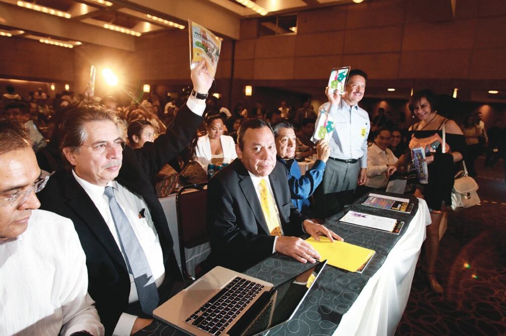 El Congreso Nacional del PRD discutirá adecuaciones a sus estatutos, entre ellas que los coordinadores parlamentarios los designe el CEN (ARCHIVO. EL UNIVERSAL)