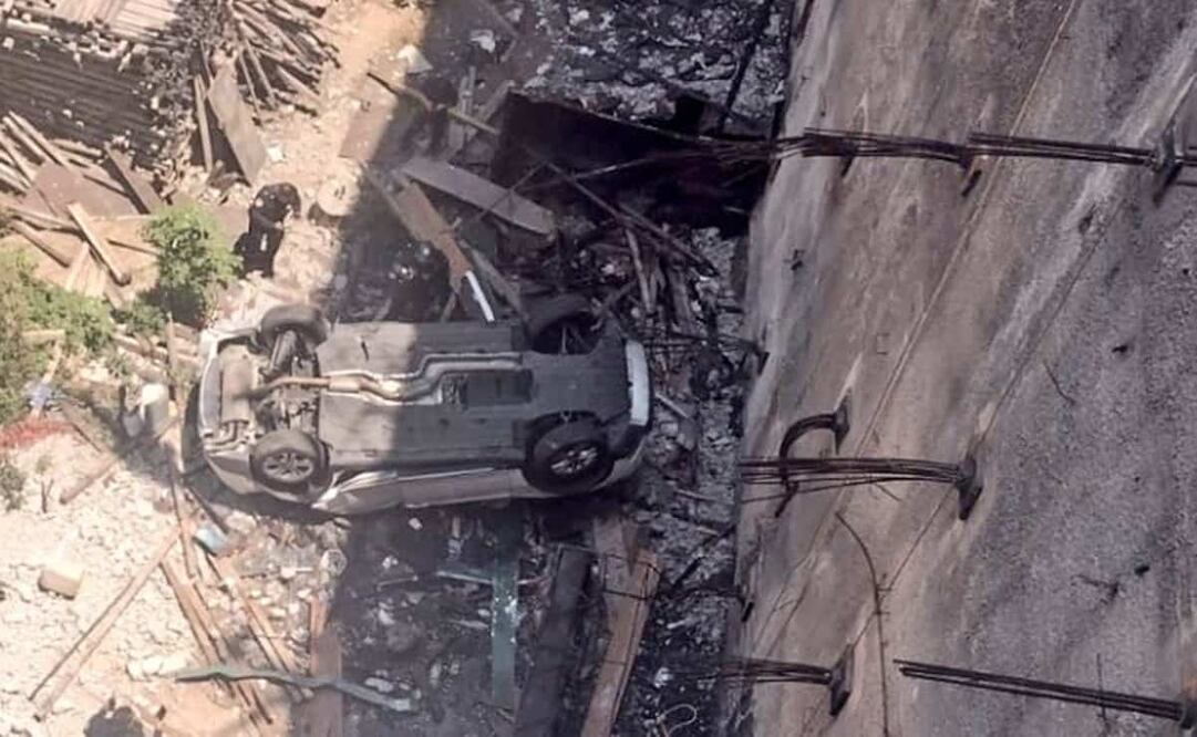 La conductora perdió el control de la unidad y cayó a la fosa de cimentación