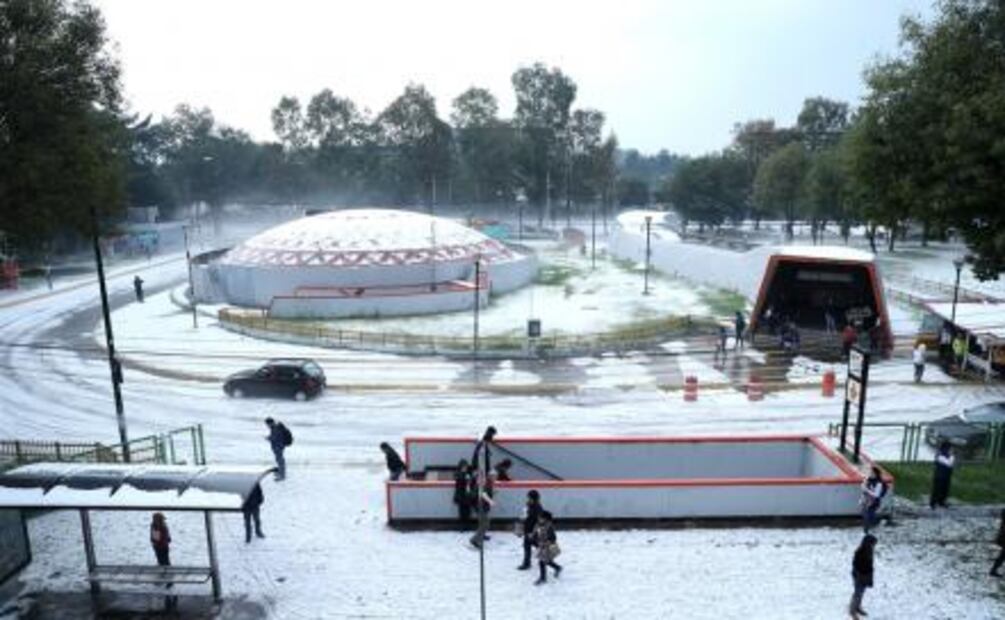 Sufre el Valle de México por lluvias y granizo