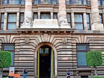 Banxico: 100 años de definir la política monetaria del país