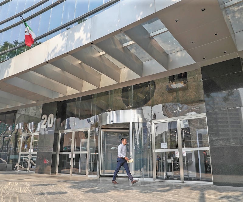 De los 461 expedientes iniciados por conductas catalogadas no graves en la FGR, 332 fueron por omisión o deficiencia de funciones. ARCHIVO EL UNIVERSAL