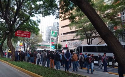 Sindicato de Electricistas bloquea Insurgentes Sur; protesta afecta servicio de Metrobús