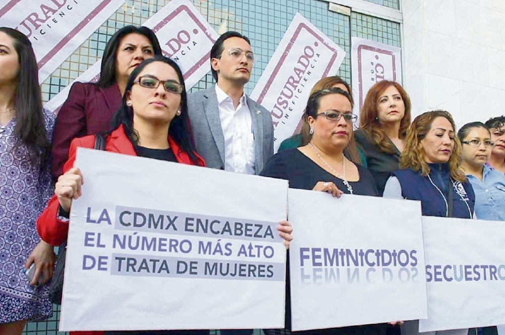 Protesta. El Partido Acción Nacional en la Ciudad de México realizó la clausura simbólica de las instalaciones de la Secretaría de la Mujer de la CDMX. (SPECIAL)