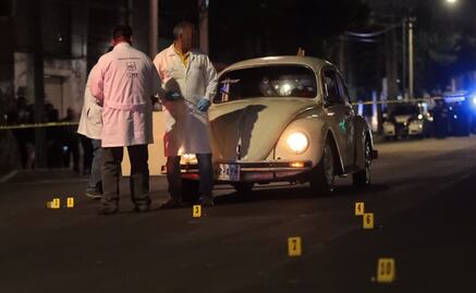 Balean a familia a bordo de su vocho en Iztapalapa; hieren a hija y asesinan al papá