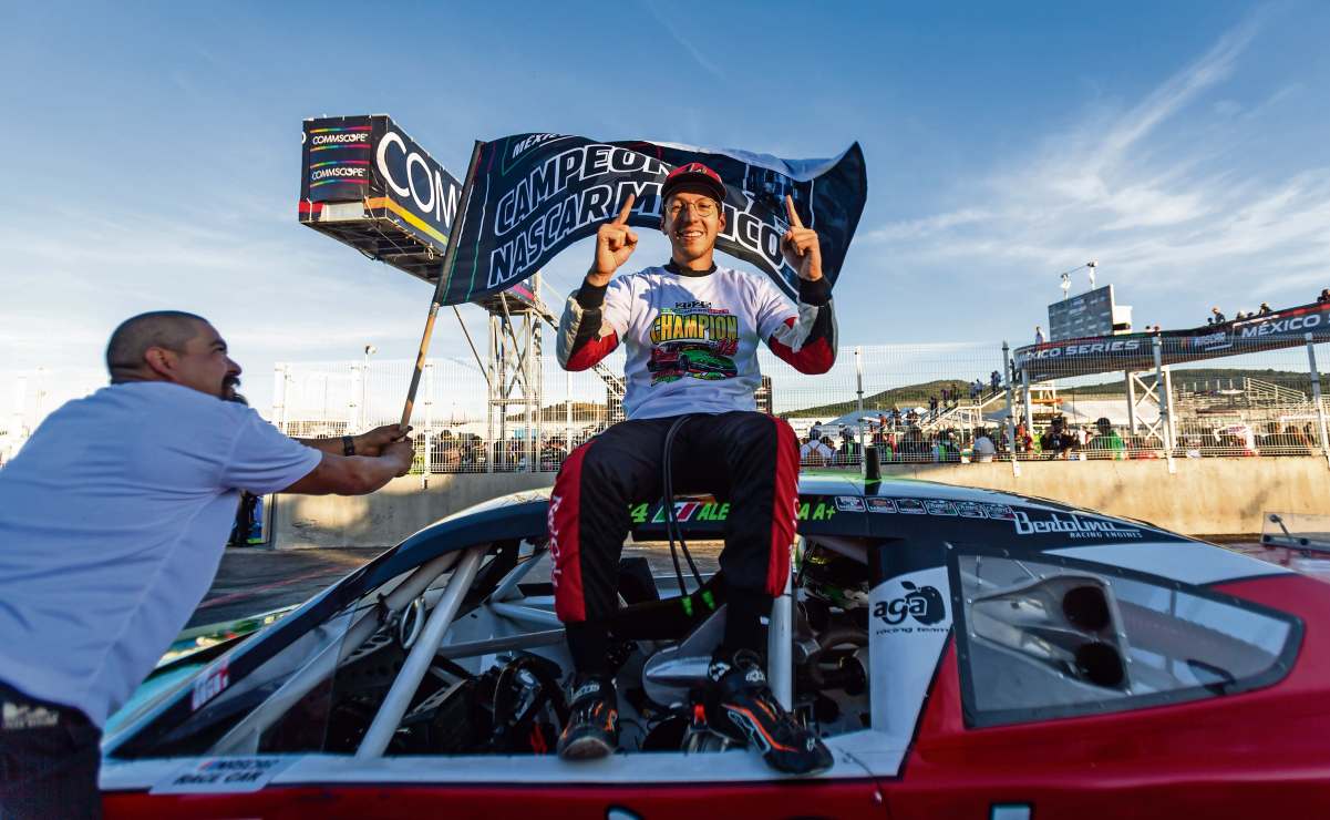 Alex de Alba espera con ansias el 2026; buscará el bicampeonato de NASCAR México