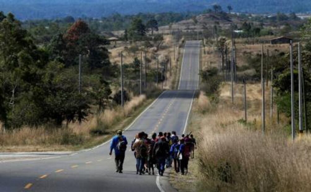 Lo que sabemos de la caravana migrante que salió de Honduras