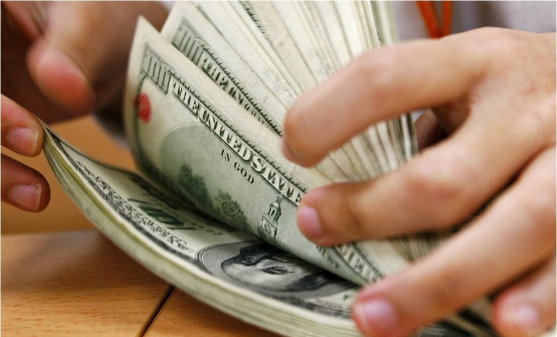 Se rompe el récord que los llamados “migradólares” habían marcado con un monto de más de 5 mil millones de dólares en lo que va del año y desde los registros del Banco Central. Foto: Archivo / EFE