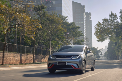 Estados Unidos impone aranceles de 100% a los autos eléctricos chinos