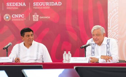 AMLO evalúa apoyos a afectados por huracán Agatha en Huatulco