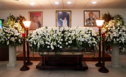 Walter Mercado es despedido por fans, familia y hasta por su perro