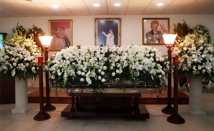 Walter Mercado es despedido por fans, familia y hasta por su perro