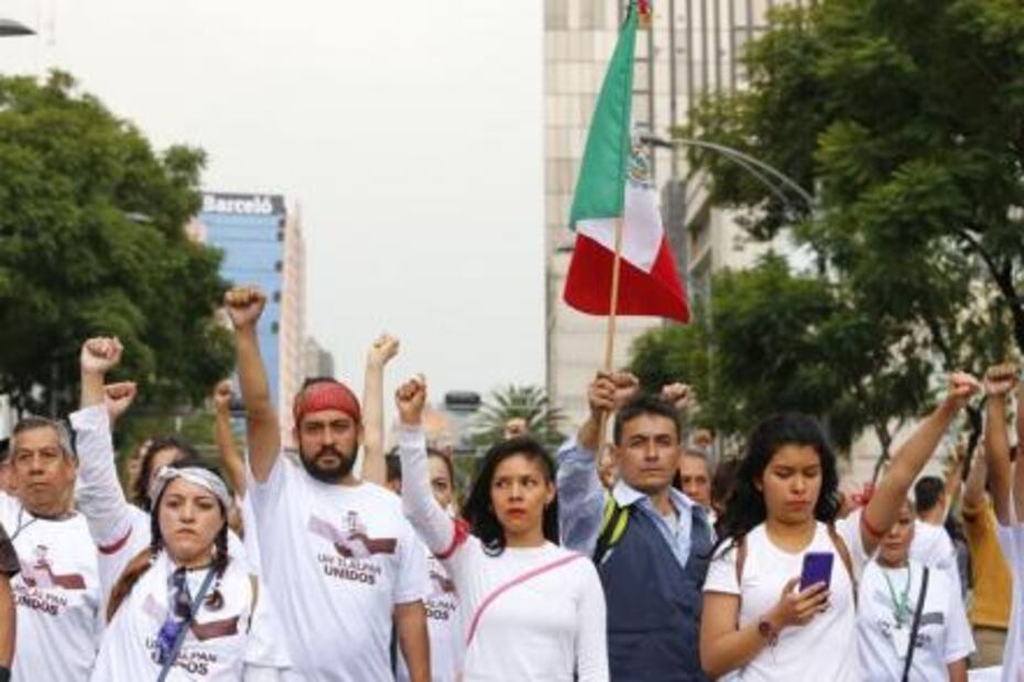 A todo pulmón, a una voz: ¡Fuerza México!