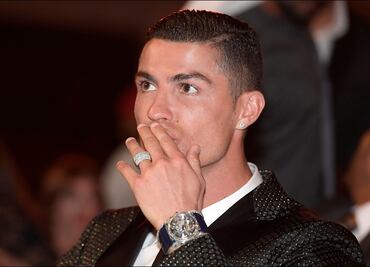 Ex novia de Cristiano también lo acusa de abusos