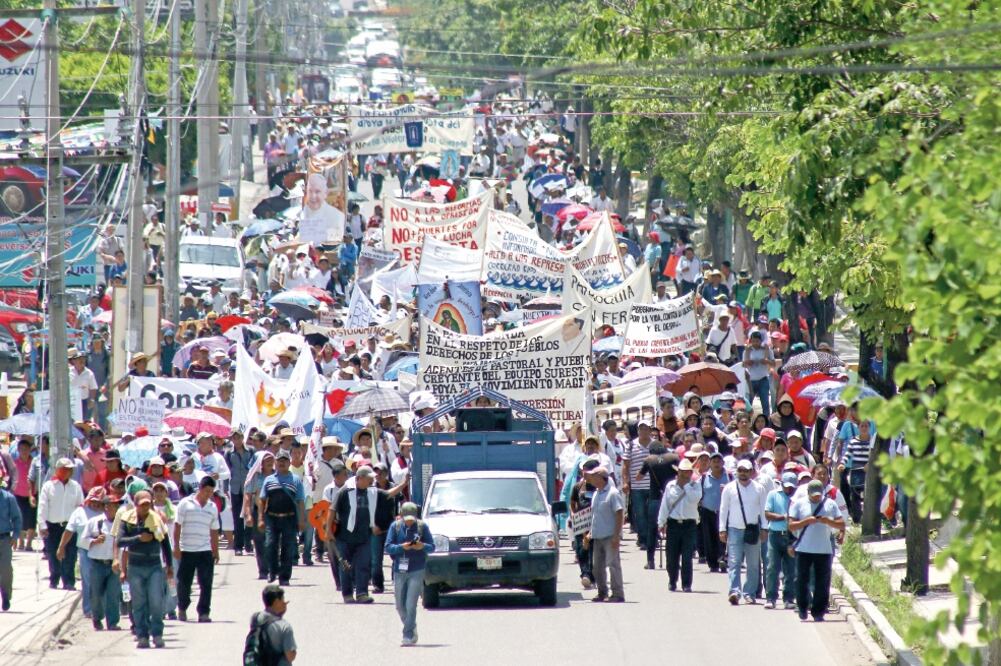 Las marchas en apoyo al movimiento magisterial se realizaron en Chiapas, Oaxaca, Guerrero, Morelos, Michoacán, Nuevo León y en la Ciudad de México (ESPECIAL)