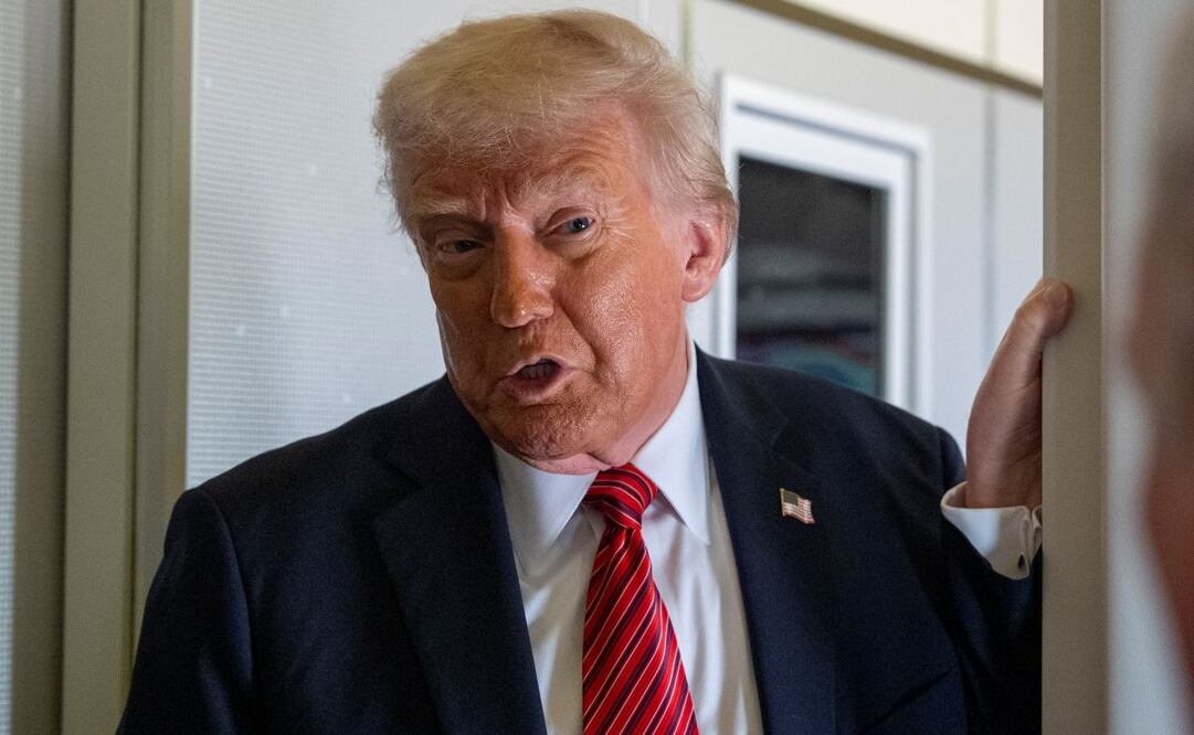 President Donald Trump speaks to reporters aboard Air Force One en route from Riyadh, Saudi Arabia to Doha, Qatar, Wednesday, May 14, 2025. Foto: APEl presidente Donald Trump habla con periodistas a bordo del Air Force One en ruta de Riad, Arabia Saudita, a Doha, Qatar, el miércoles 14 de mayo de 2025. Foto: AP