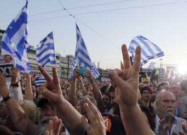 S&P eleva calificación crediticia de Grecia