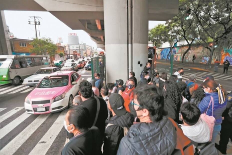 Línea 12: Desesperación, empujones, retardos y estrés para llegar al trabajo o volver a casa