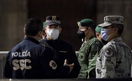 Titular de la Guardia Nacional supervisa instalación de vallas en Palacio Nacional