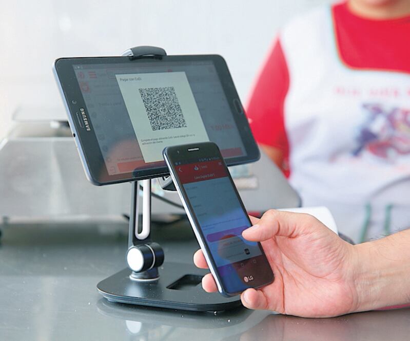 Un millón 300 mil personas han actualizado su aplicación de banco para habilitar el CoDi. Foto: ARCHIVO EL UNIVERSAL