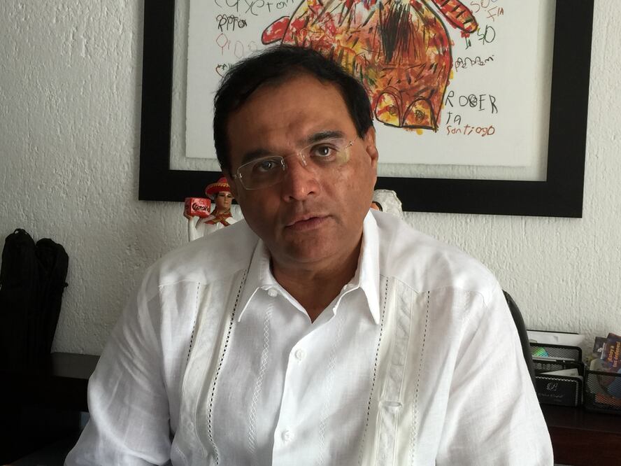 Benjamín Robles pide licencia; busca candidatura