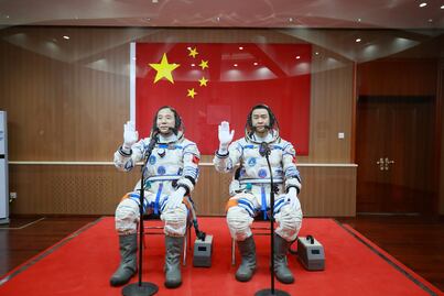 Nave Shenzhou-11 se acopla con éxito a laboratorio espacial chino