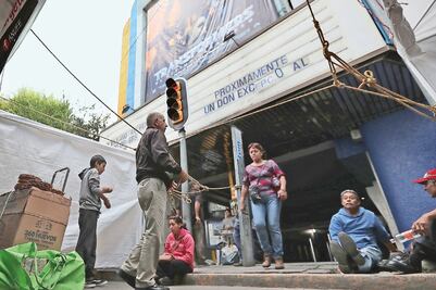 En riesgo de cerrar, 280 comercios en Bucareli