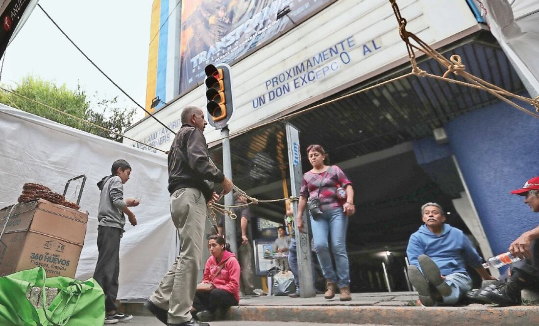 Los negocios que sobreviven deben recortar personal para solventar los gastos de operación. (ARIEL OJEDA. EL UNIVERSAL)