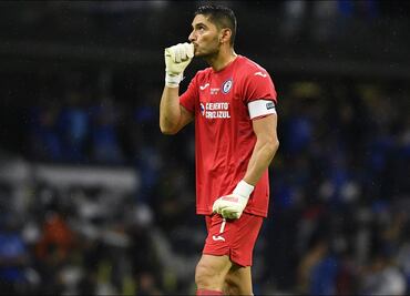 La bronca que atrasa el título del Cruz Azul; Chuy Corona empuja al Comisionado