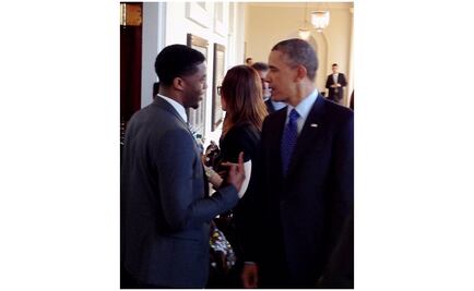 Obama lamenta muerte de Chadwick Boseman; "se notaba que estaba bendecido", dice