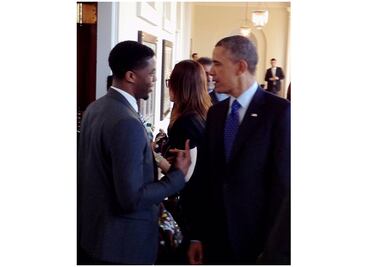 Obama lamenta muerte de Chadwick Boseman; "se notaba que estaba bendecido", dice