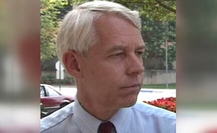 Acusan a médico de abusar de 177 estudiantes varones en universidad de Ohio