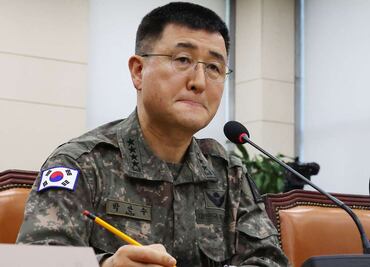 Detienen a exministro surcoreano de Defensa tras fallida ley marcial; confiscan su teléfono celular