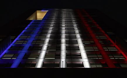 SRE se ilumina con los colores de Chile