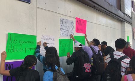 Alumnos de la Voca 5 protestan por acoso sexual de profesores y directivos