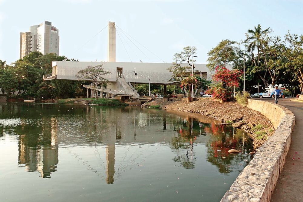 El Museo Elevado de Villahermosa (Musevi) sería la entrada a un recorrido artístico que terminaría en el Parque Museo La Venta, pero no se terminó (LUMA LÓPEZ. EL UNIVERSAL)