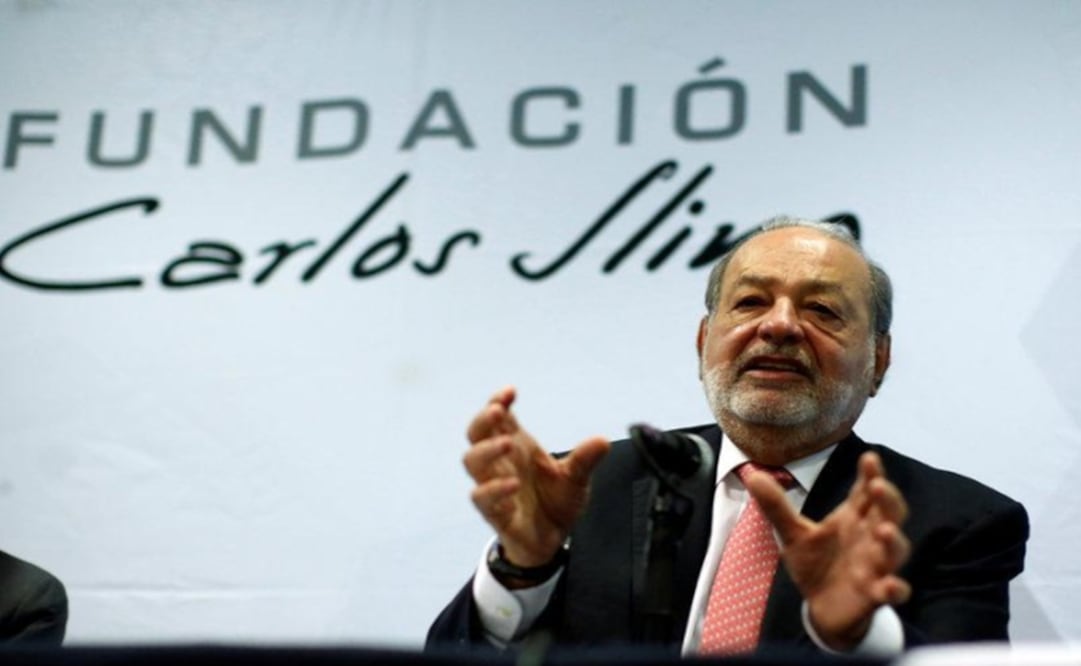 Mexican billionaire Carlos Slim talks during a news conference to discuss his foundation's work in supporting efforts at rebuilding areas damaged by the massive earthquakes in Mexico City – Photo: Carlos Jasso/REUTERS