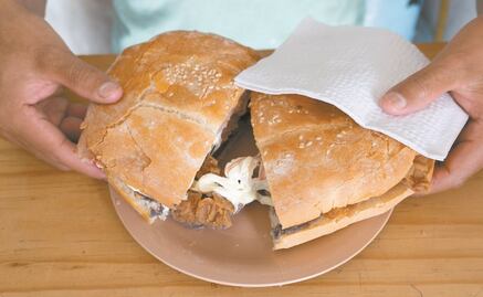 Carne pone sobre las cuerdas a torterías