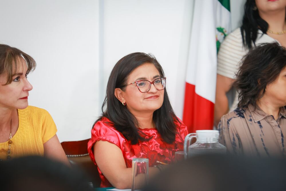 La alcaldesa de Iztapalapa, Aleida Alavez Ruiz, anunció que se analiza modificar el Bando 1 de la demarcación para impulsar el desarrollo económico y fortalecer el bienestar social, la seguridad y el desarrollo sustentable. (Foto: especial)