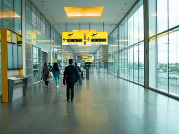 EU disminuirá 10% actividad de 40 aeropuertos por el cierre del gobierno