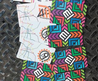 Detienen a revendedor de tarjetas de movilidad