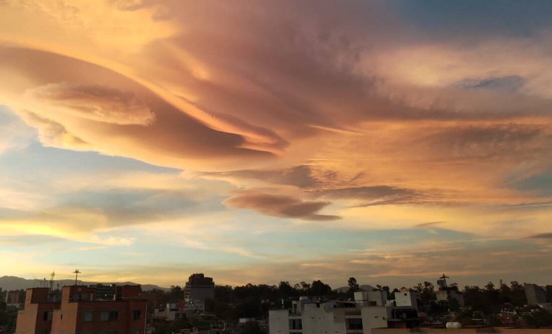 Nubes lenticulares en el Valle de México. Foto: Conagua
